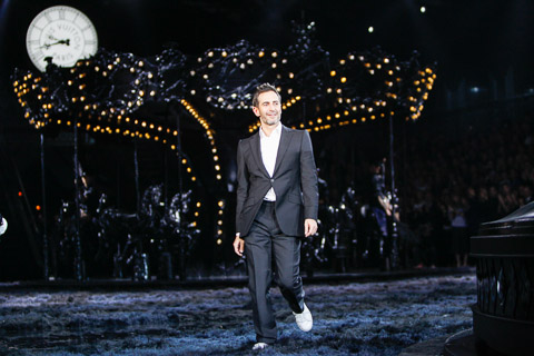 Marc Jacobs at the end of his final collection for Louis Vuitton